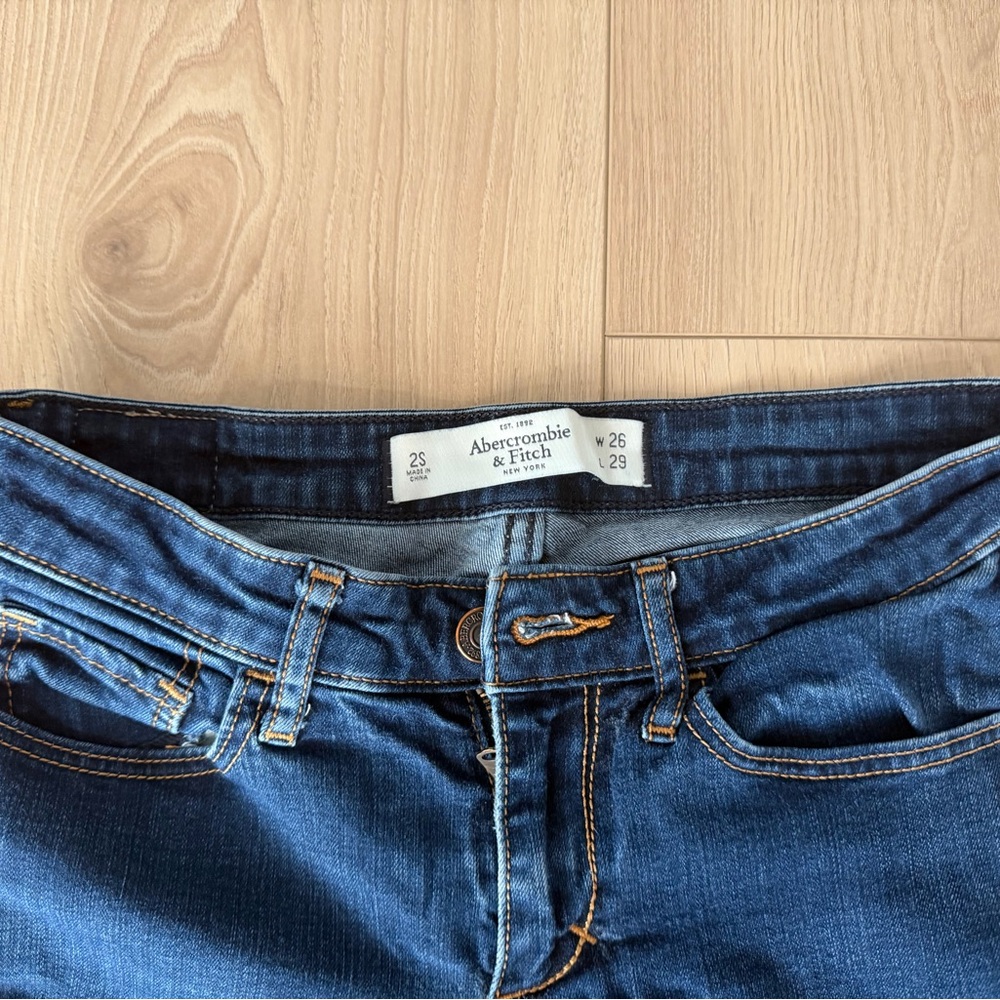 Abercrombie & Fitch Women's High Rise Dark Blue Jeans